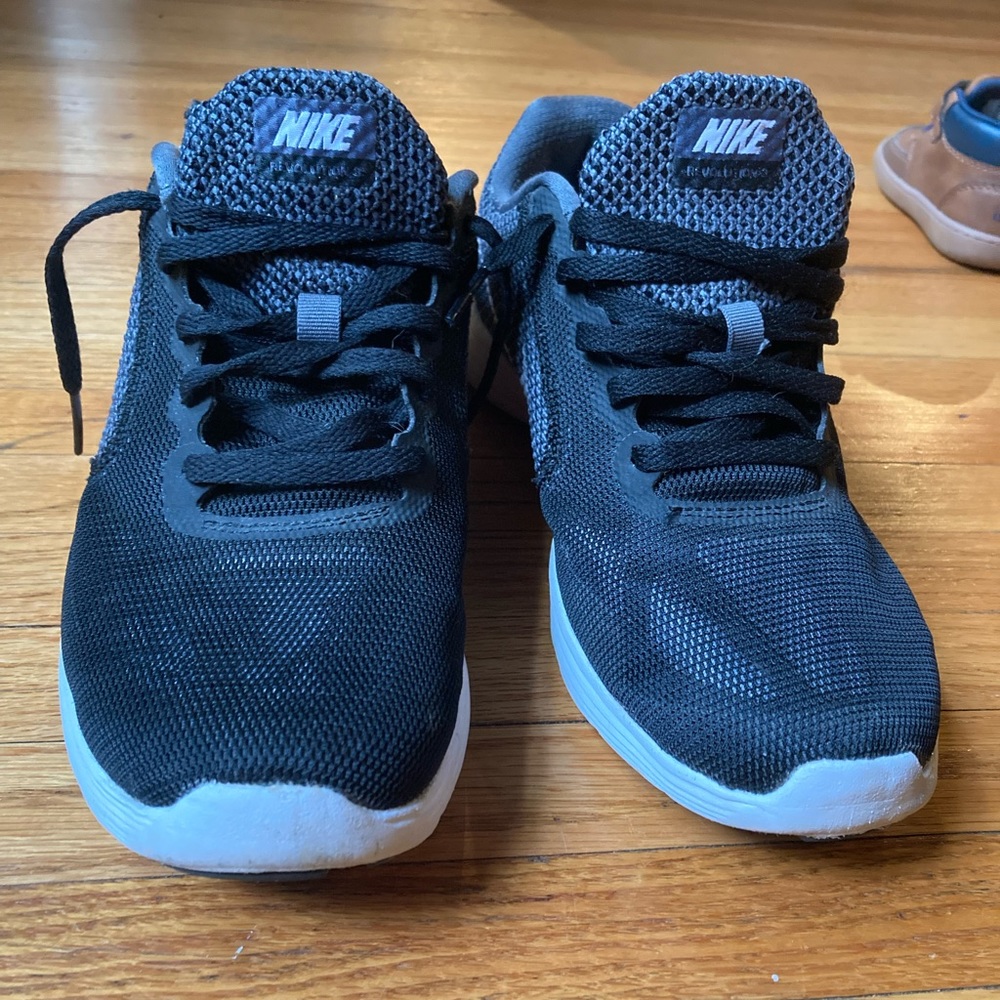 Nike Revolution 3 Womens Black Running Athletic Sneakers Shoes Sz 8, 819302-001